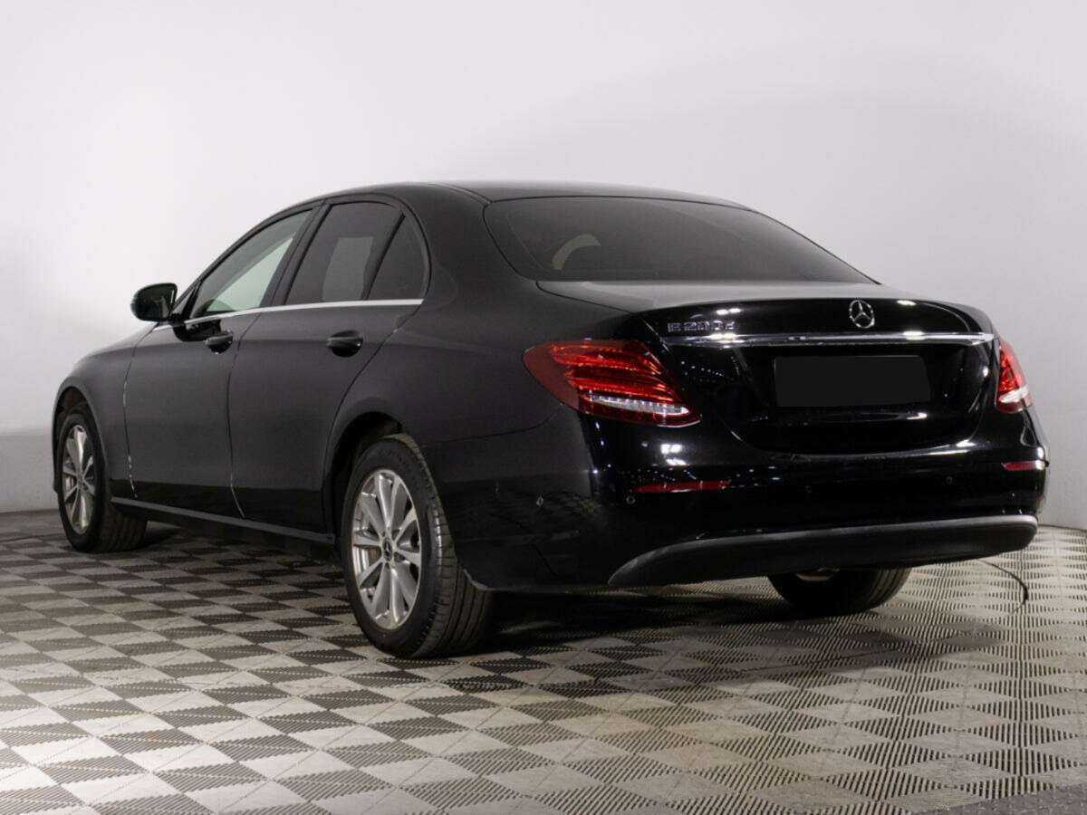 Б/У Мерседес-Бенц Е-Класс 2019 года. Фото: #6