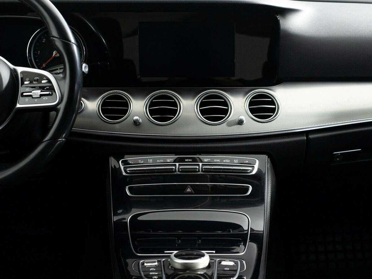 Б/У Мерседес-Бенц Е-Класс 2019 года. Фото: #13