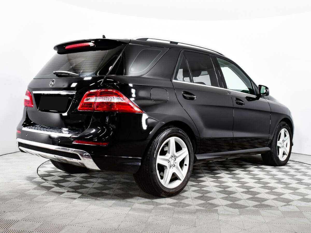 Б/У Мерседес-Бенц М-Класс 2013 года. Фото: #4