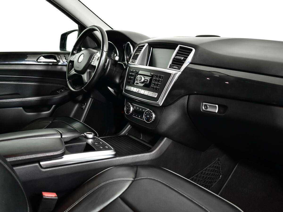 Б/У Мерседес-Бенц М-Класс 2013 года. Фото: #8