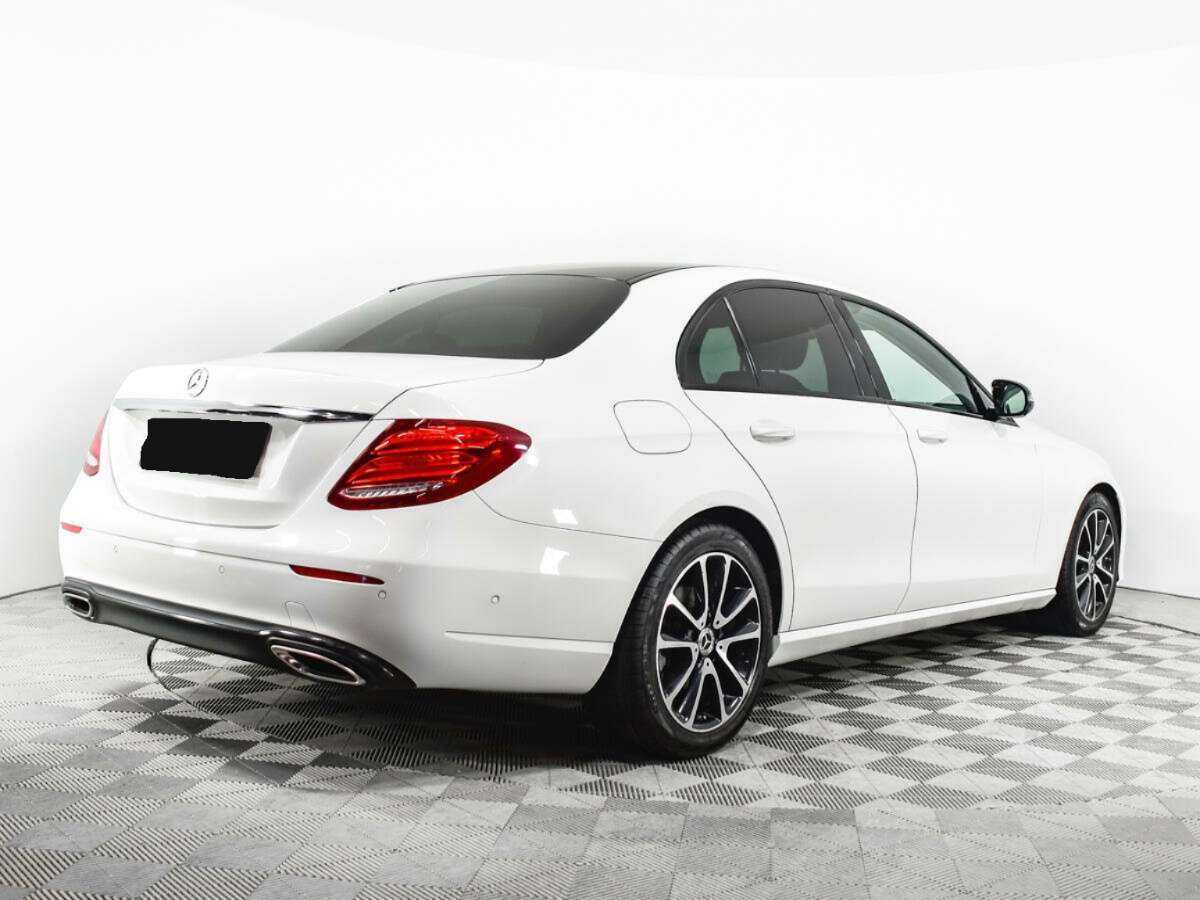 Б/У Мерседес-Бенц Е-Класс 2016 года. Фото: #3