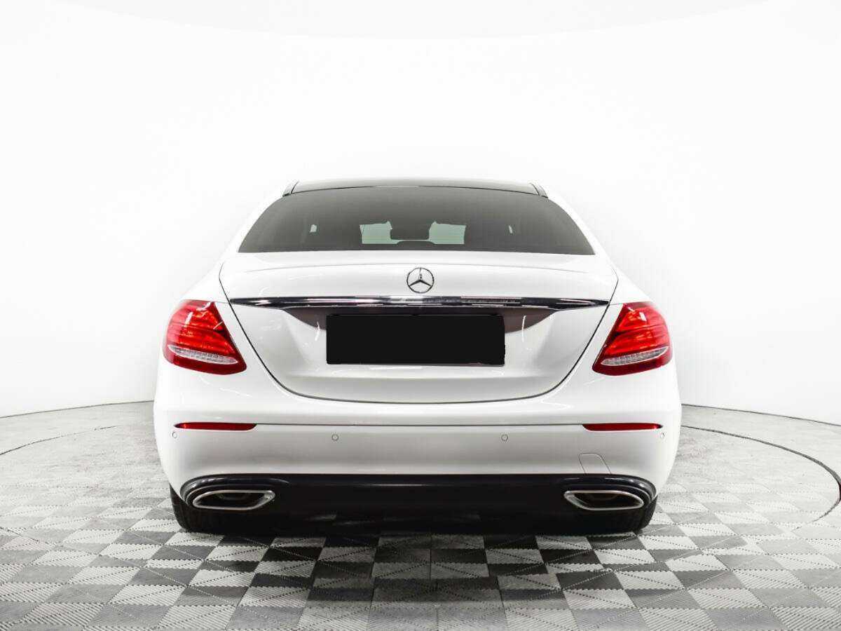 Б/У Мерседес-Бенц Е-Класс 2016 года. Фото: #4