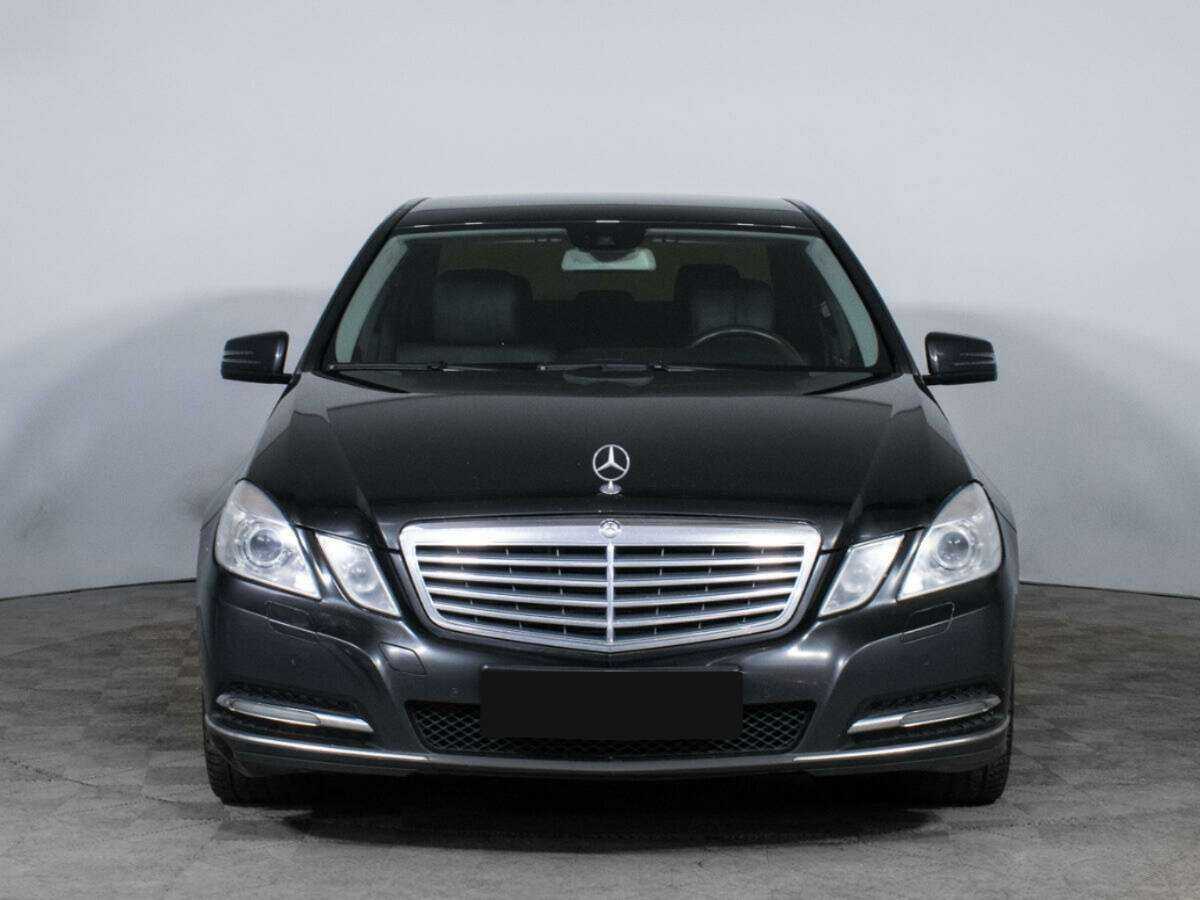 Б/У Мерседес-Бенц Е-Класс 2012 года. Фото: #1