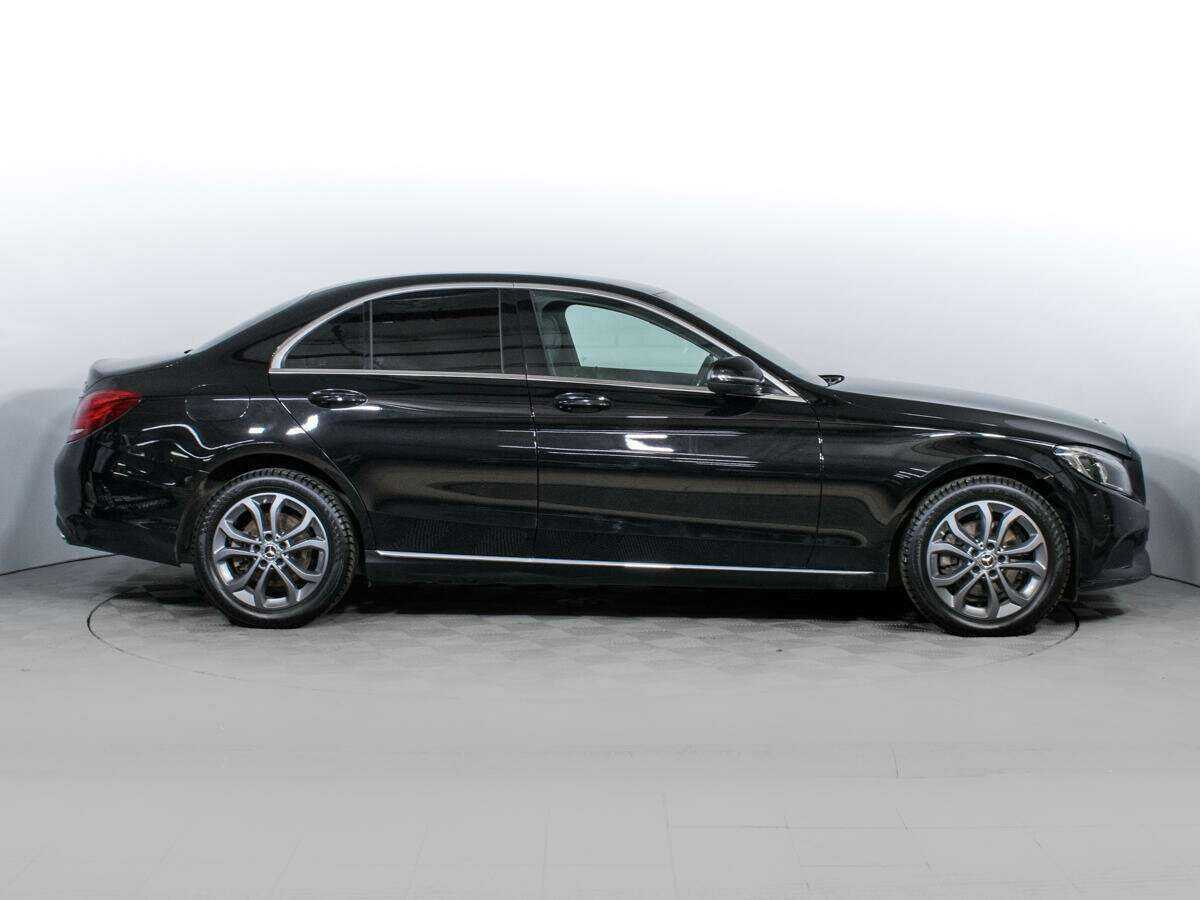 Б/У Мерседес-Бенц Ц-Класс 2017 года. Фото: #3