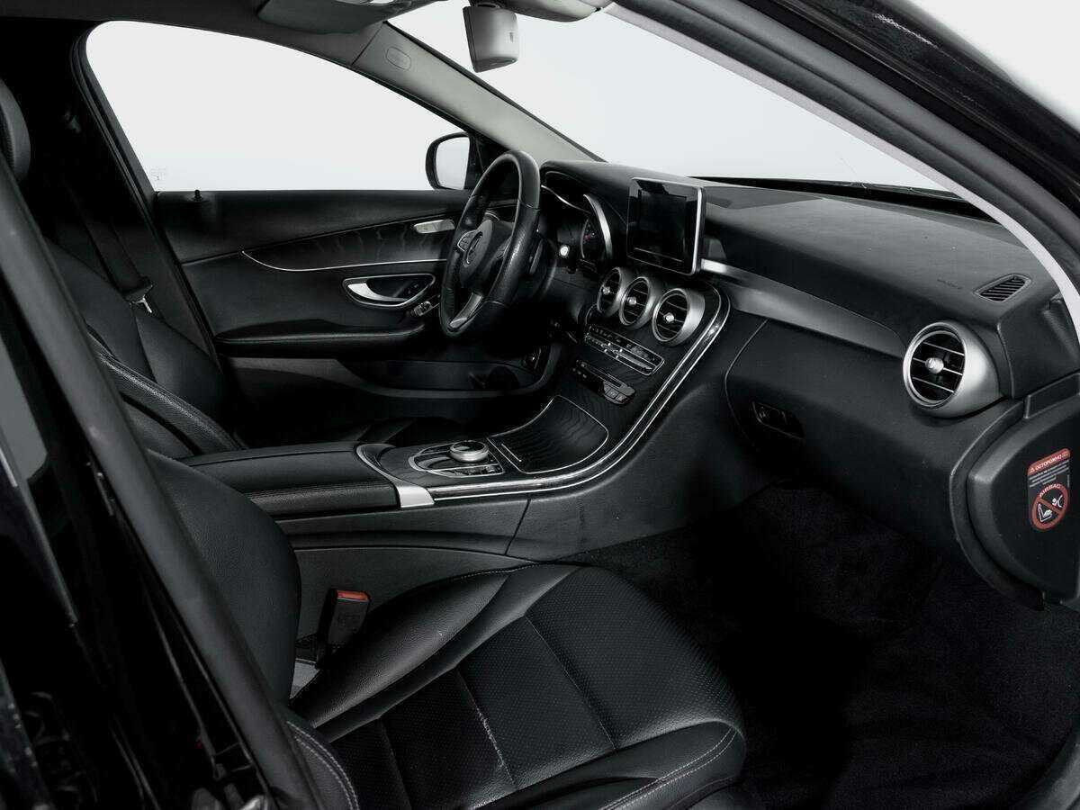 Б/У Мерседес-Бенц Ц-Класс 2017 года. Фото: #8