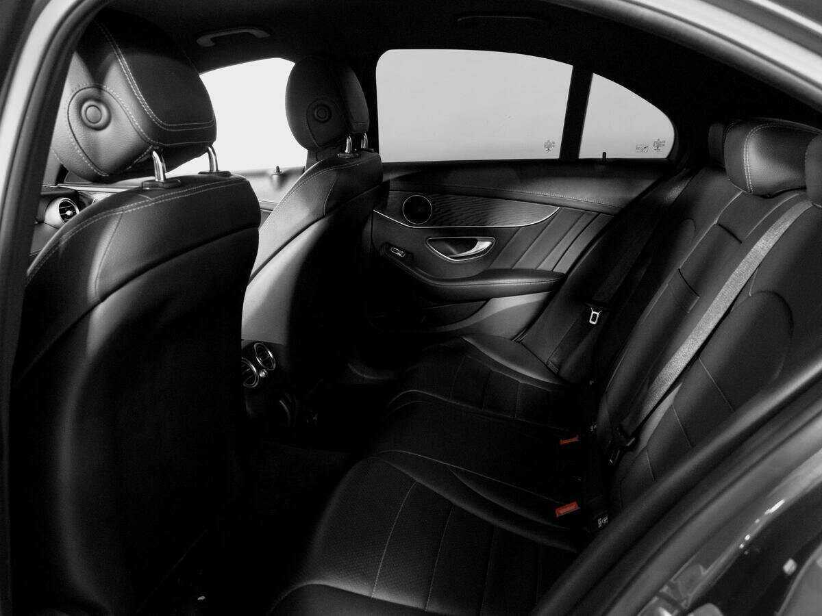 Б/У Мерседес-Бенц Ц-Класс 2016 года. Фото: #9