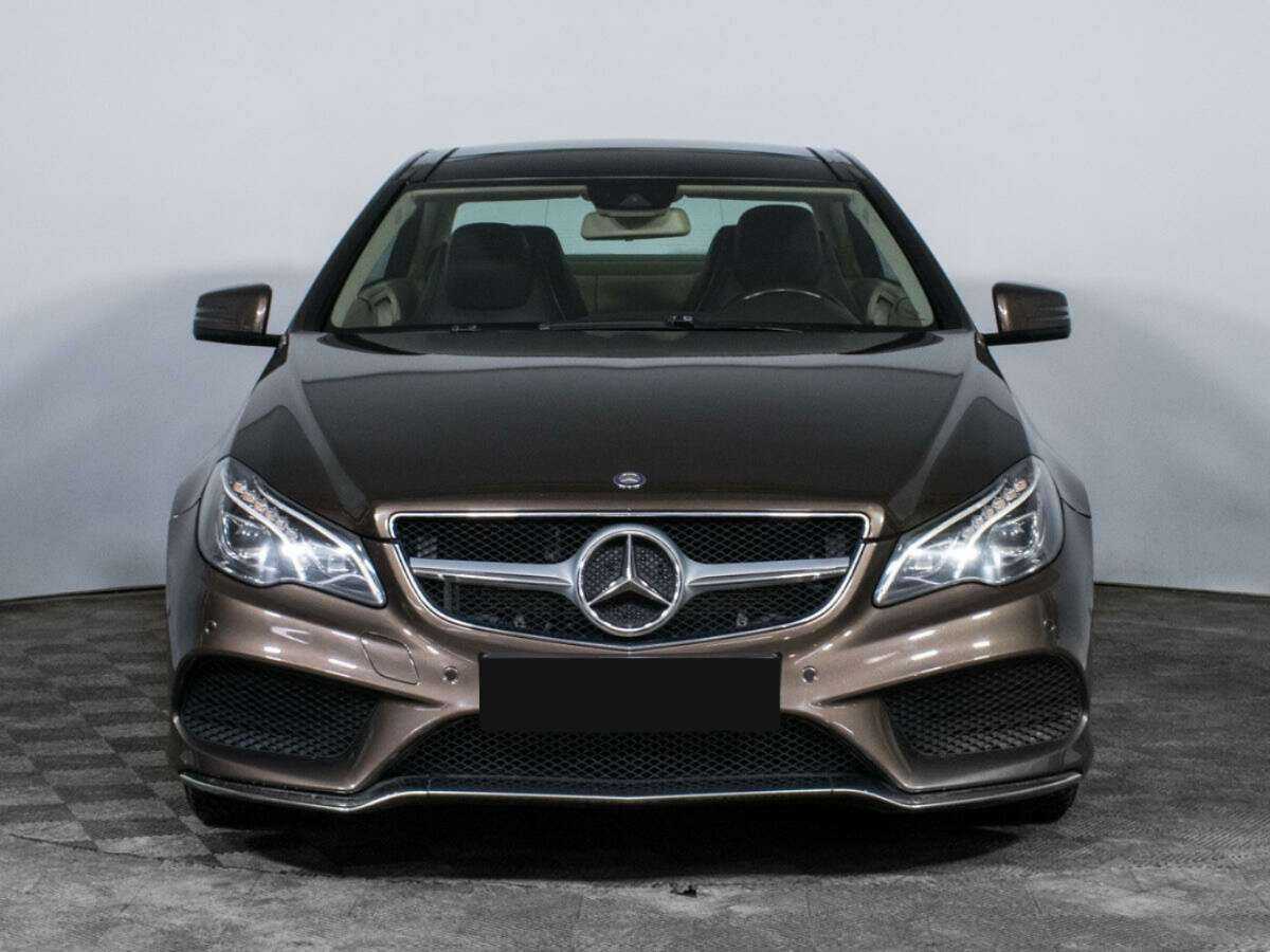 Б/У Мерседес-Бенц Е-Класс 2014 года. Фото: #1