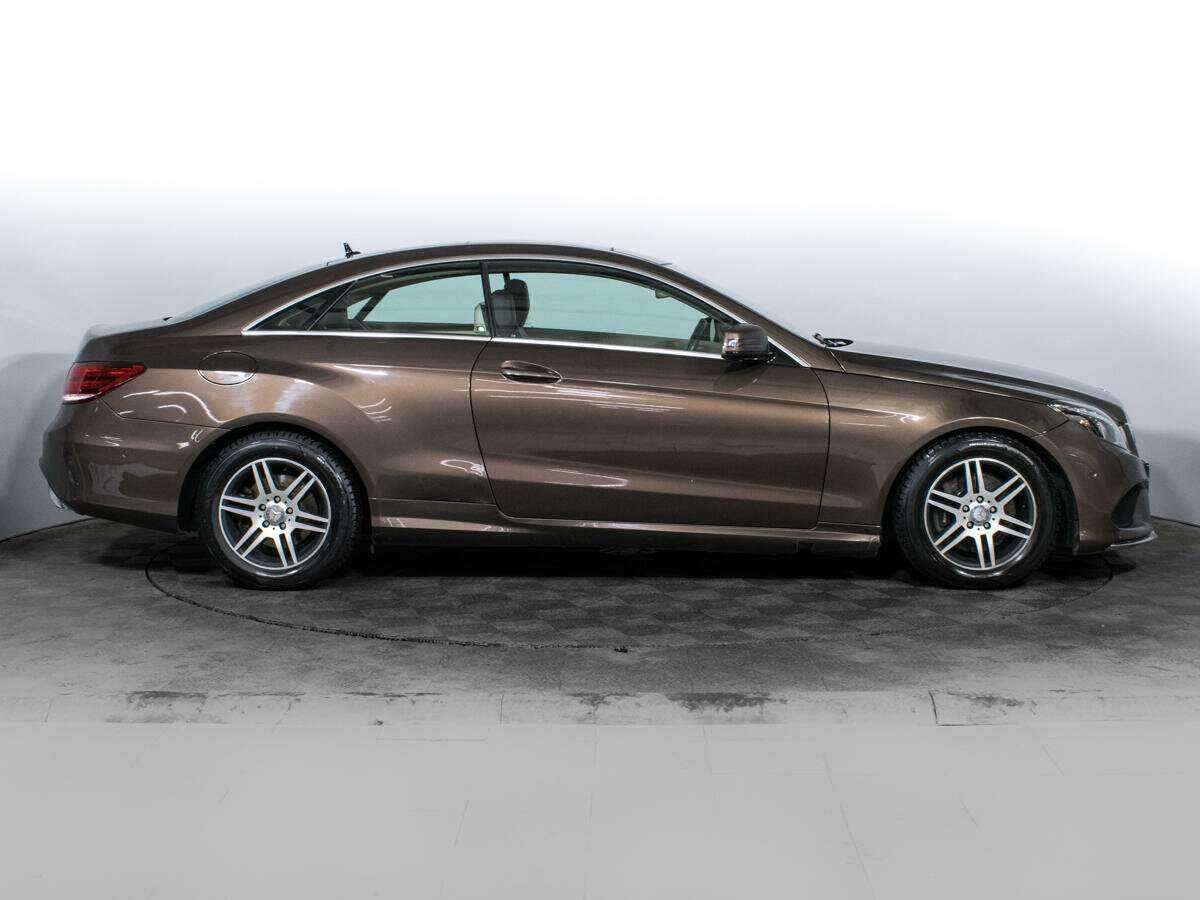 Б/У Мерседес-Бенц Е-Класс 2014 года. Фото: #3