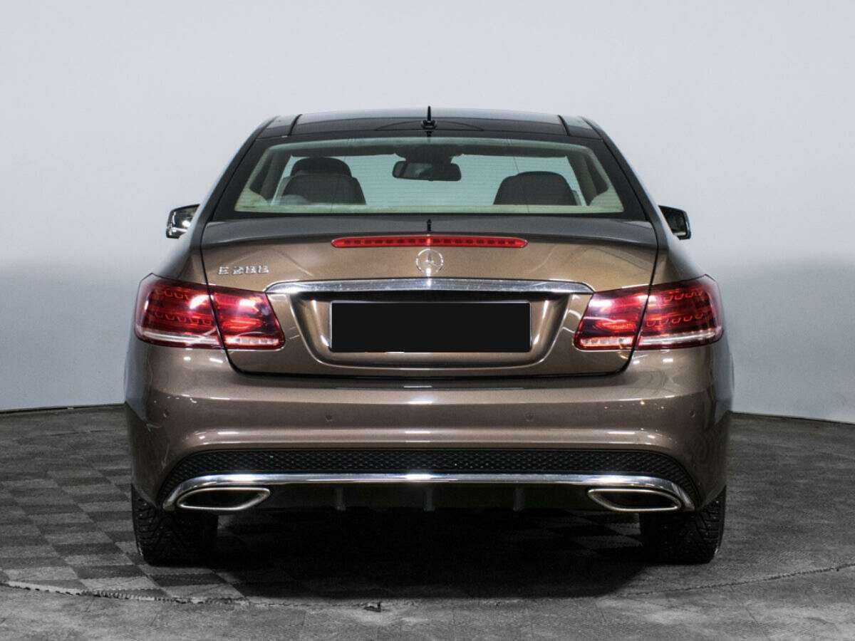 Б/У Мерседес-Бенц Е-Класс 2014 года. Фото: #5