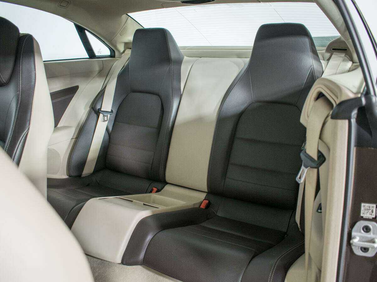 Б/У Мерседес-Бенц Е-Класс 2014 года. Фото: #9