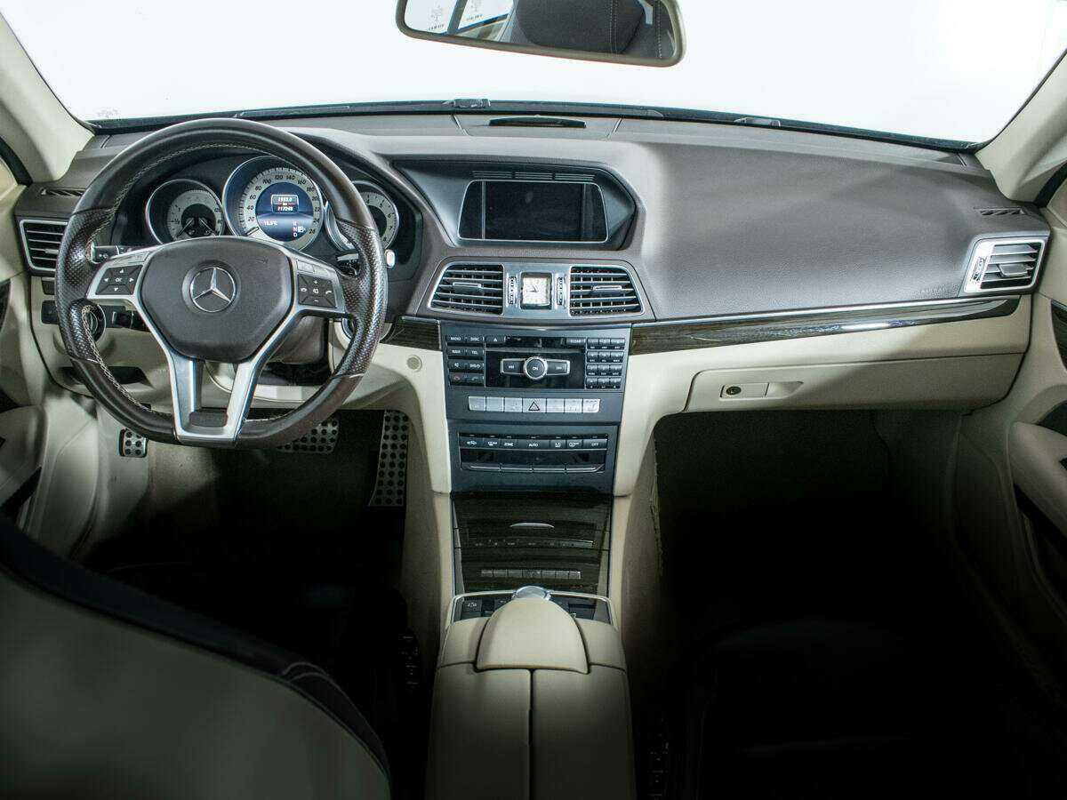 Б/У Мерседес-Бенц Е-Класс 2014 года. Фото: #11