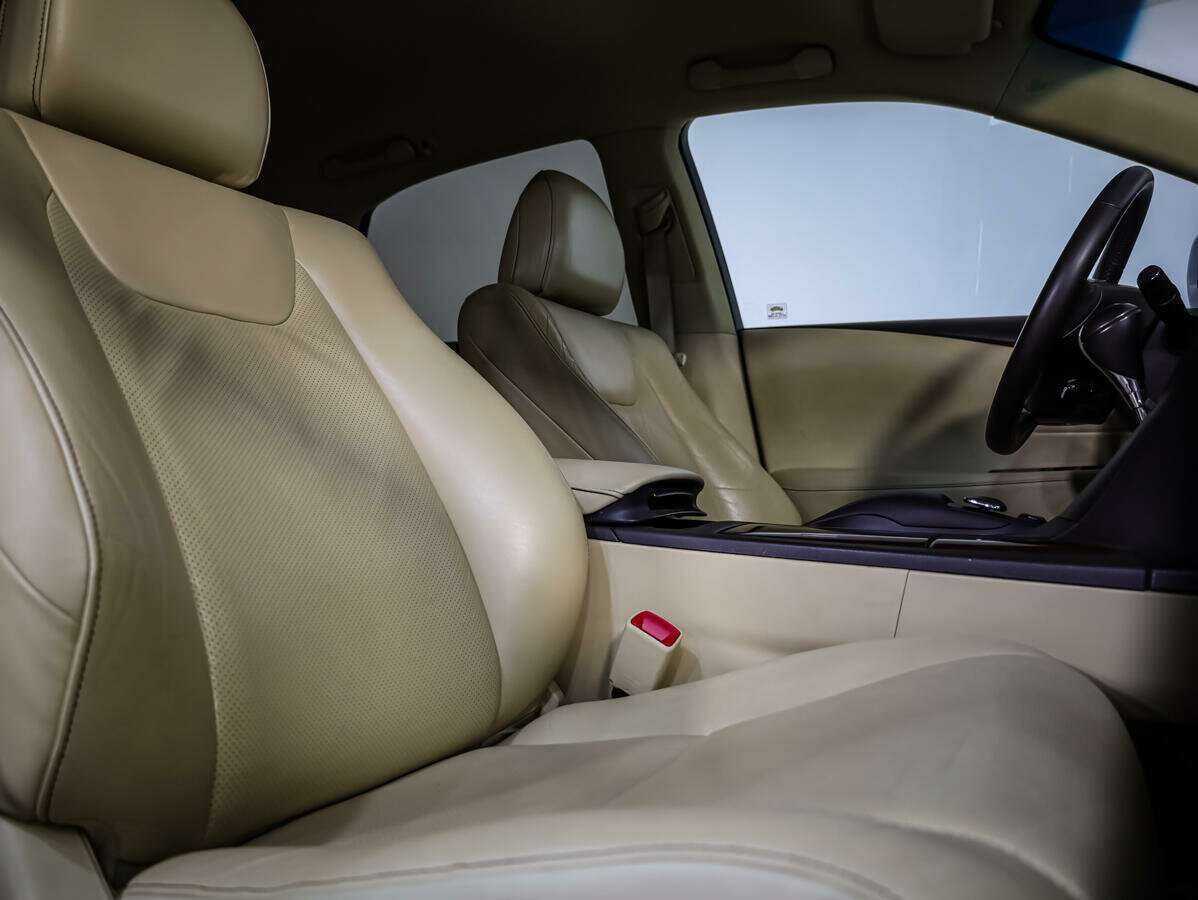 Б/У Лексус Р-Икс 2012 года. Фото: #9