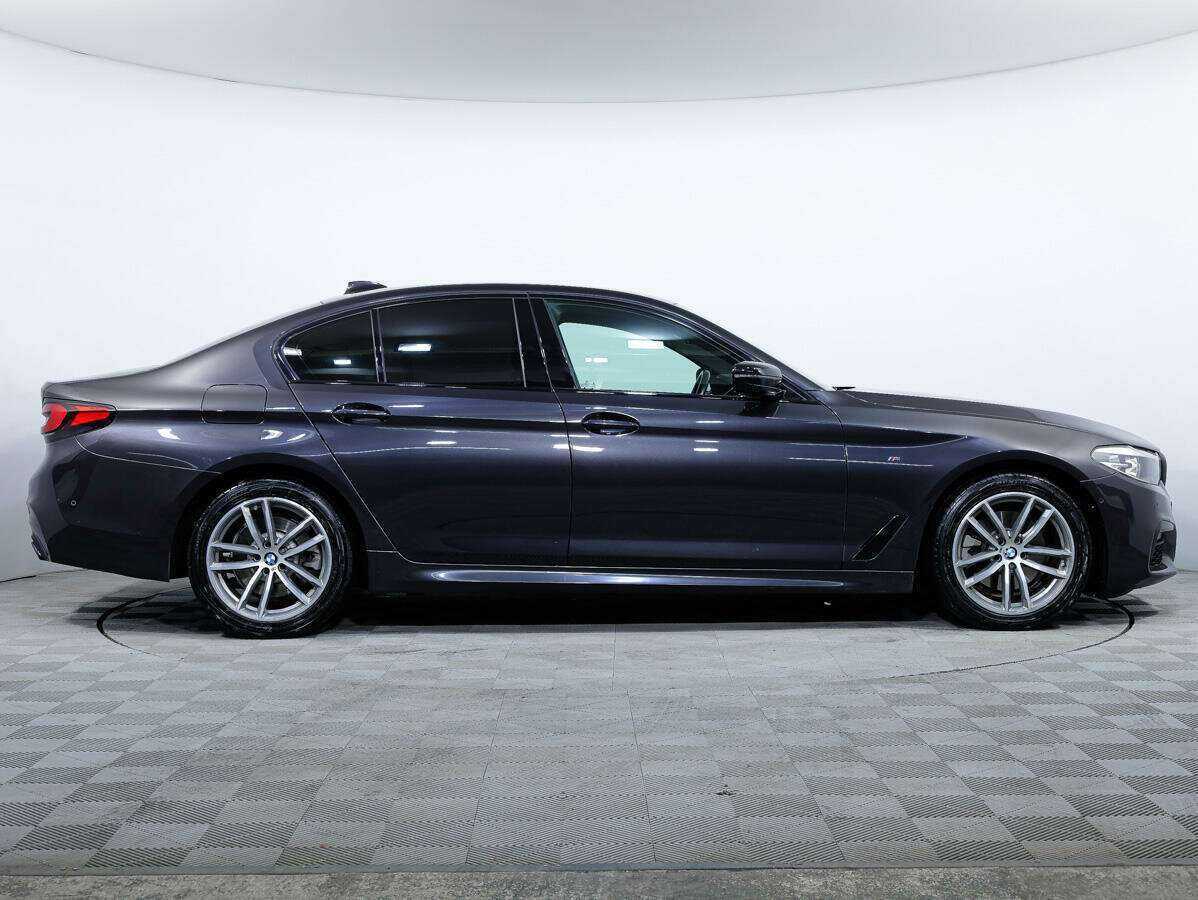 Б/У БМВ 5 серии 2018 года. Фото: #2