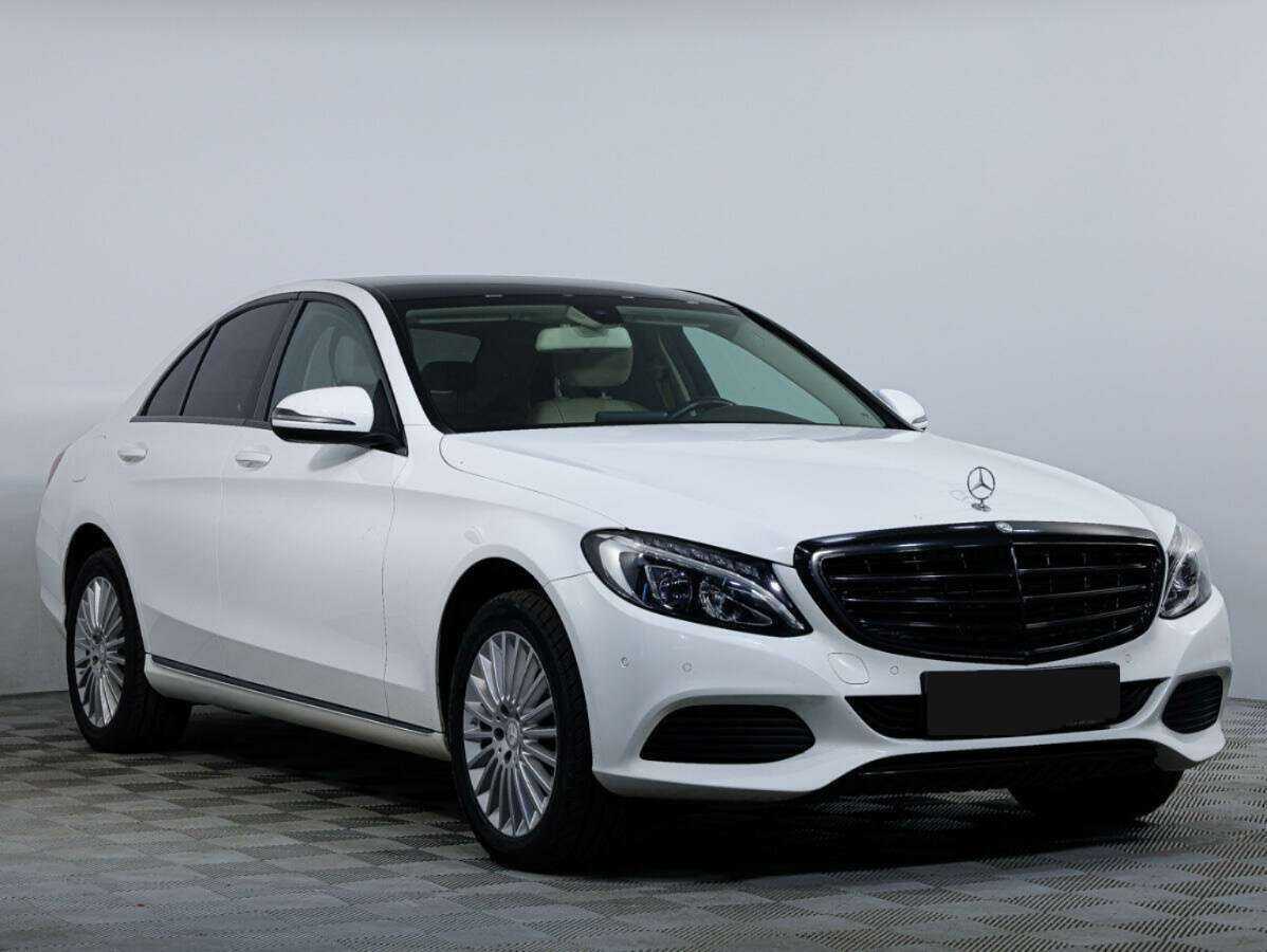 Б/У Мерседес-Бенц Ц-Класс 2015 года. Фото: #2