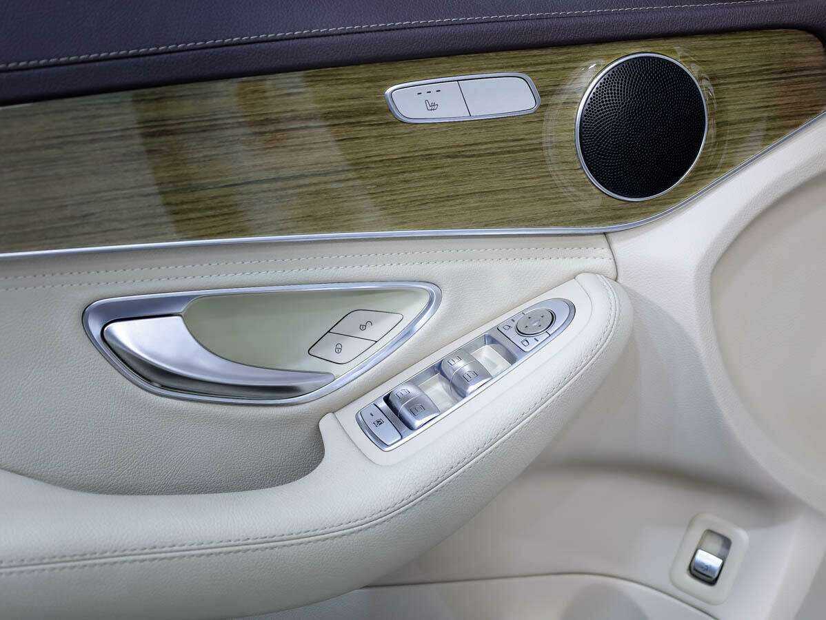 Б/У Мерседес-Бенц Ц-Класс 2015 года. Фото: #17