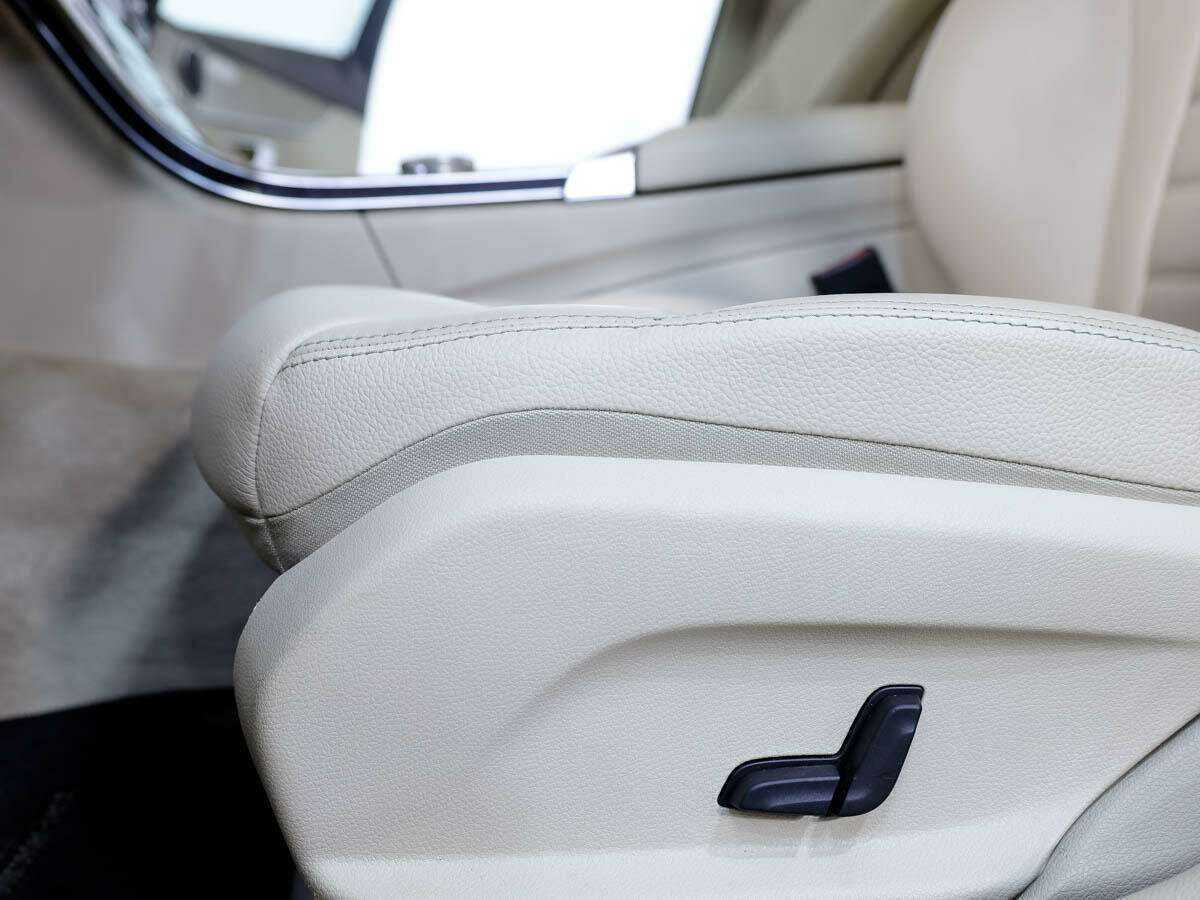 Б/У Мерседес-Бенц Ц-Класс 2015 года. Фото: #19