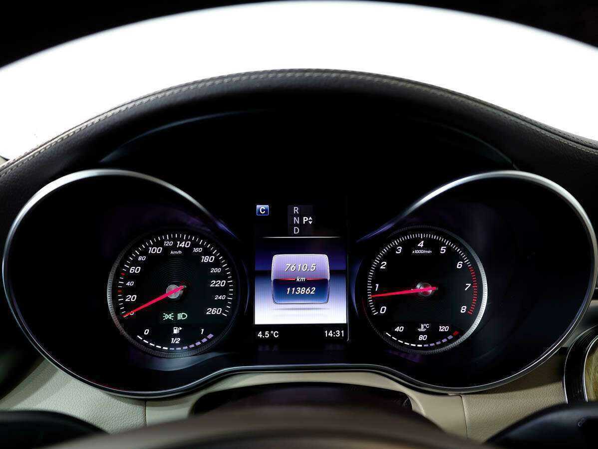 Б/У Мерседес-Бенц Ц-Класс 2015 года. Фото: #24