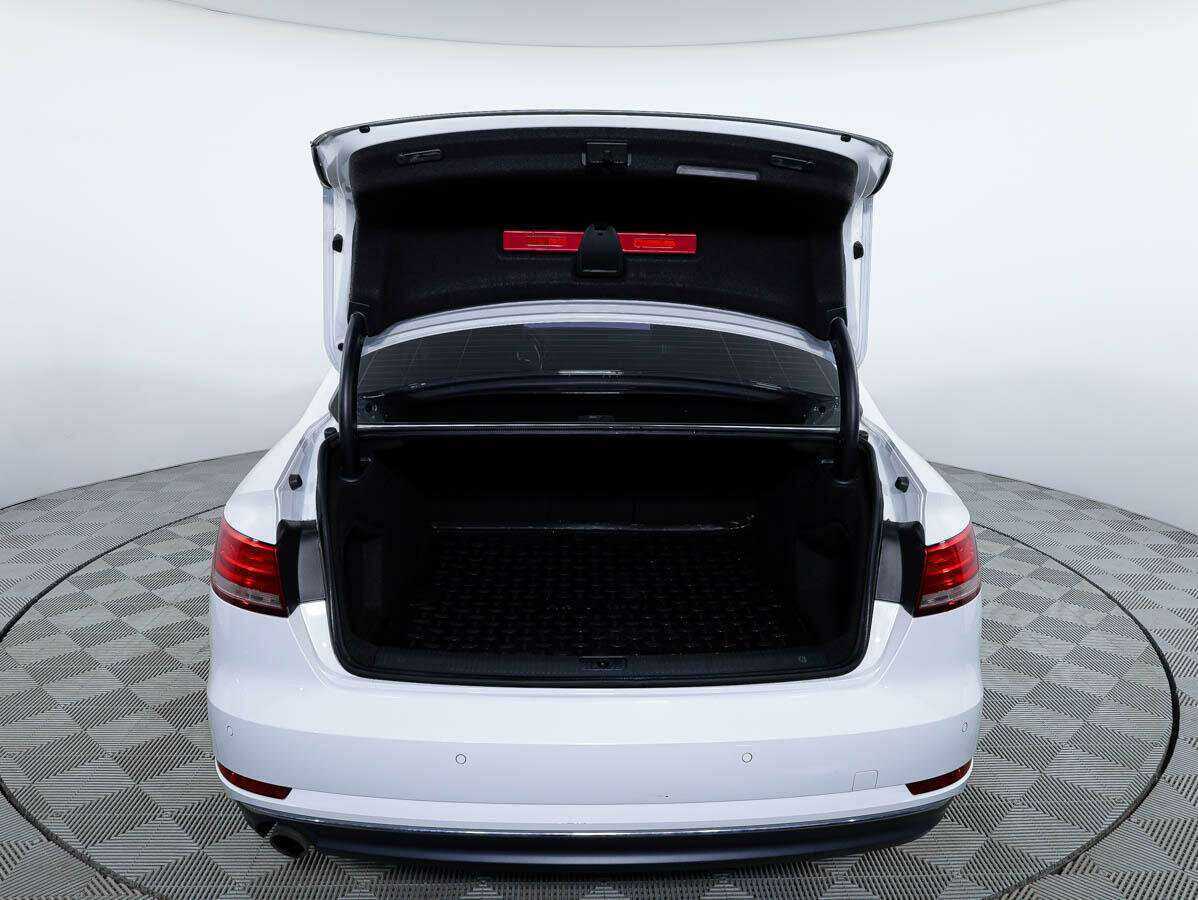 Б/У Ауди А4 2015 года. Фото: #5