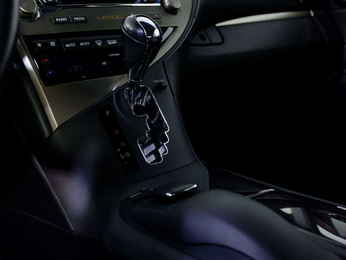 Б/У Лексус Р-Икс 2012 года. Фото: #17