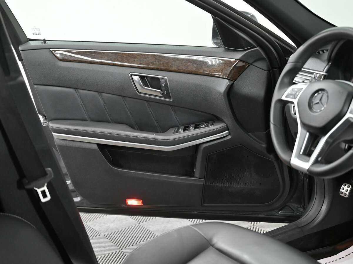 Б/У Мерседес-Бенц Е-Класс 2012 года. Фото: #10