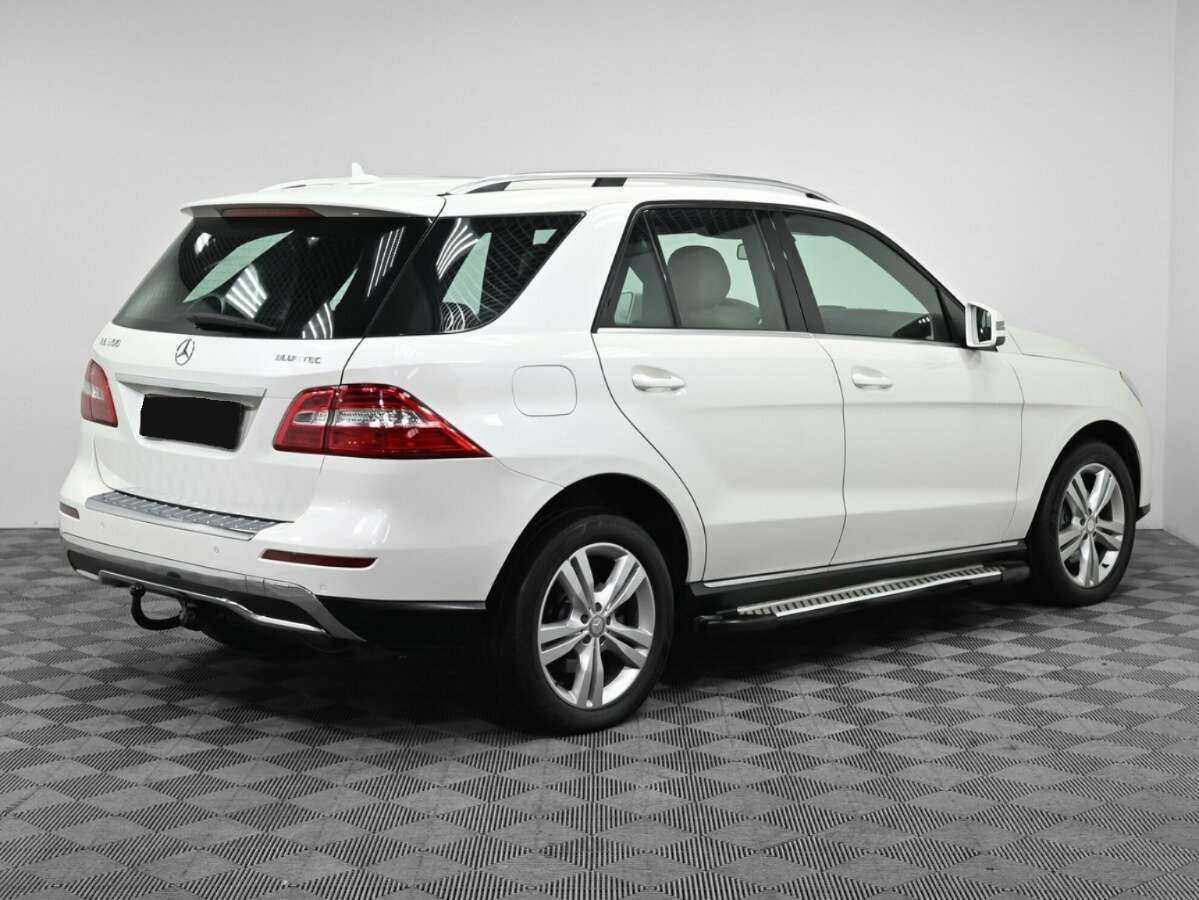 Б/У Мерседес-Бенц М-Класс 2014 года. Фото: #1