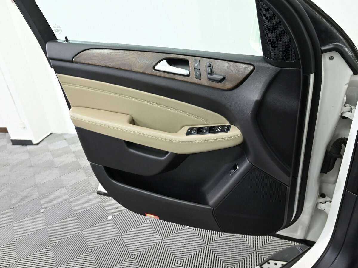 Б/У Мерседес-Бенц М-Класс 2014 года. Фото: #12