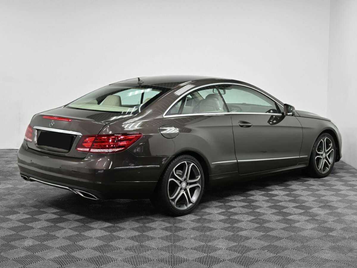 Б/У Мерседес-Бенц Е-Класс 2014 года. Фото: #1