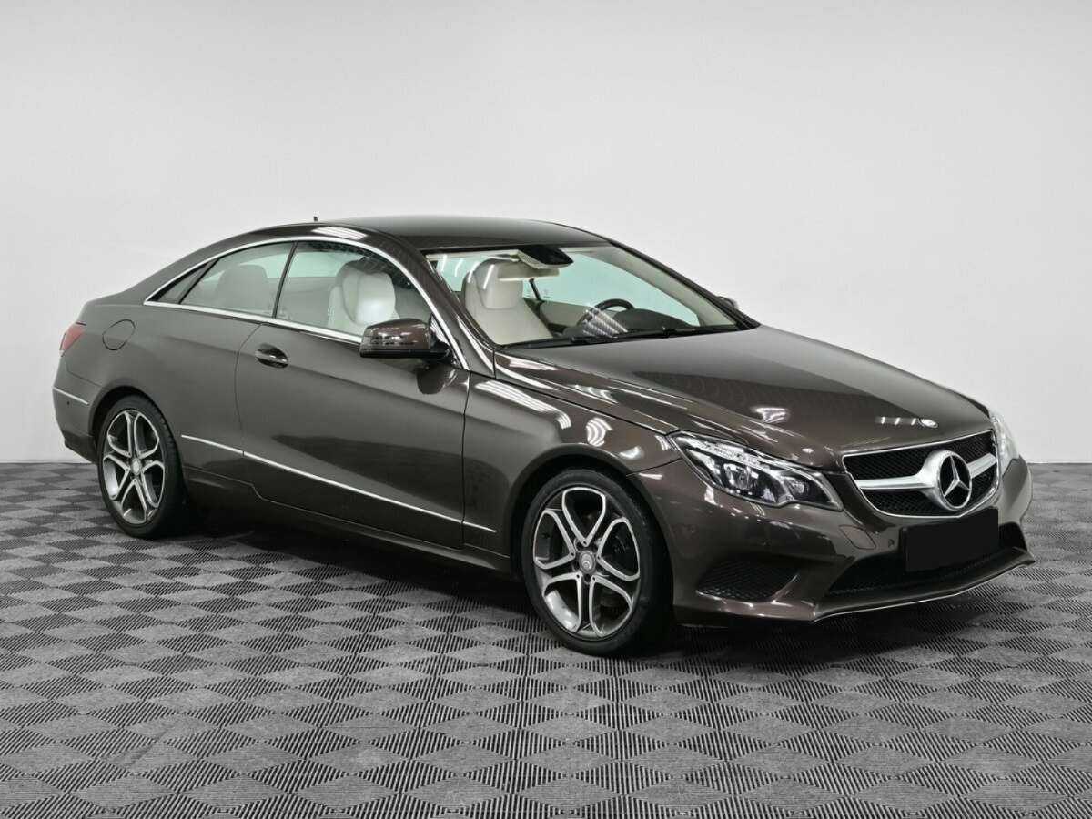 Б/У Мерседес-Бенц Е-Класс 2014 года. Фото: #2