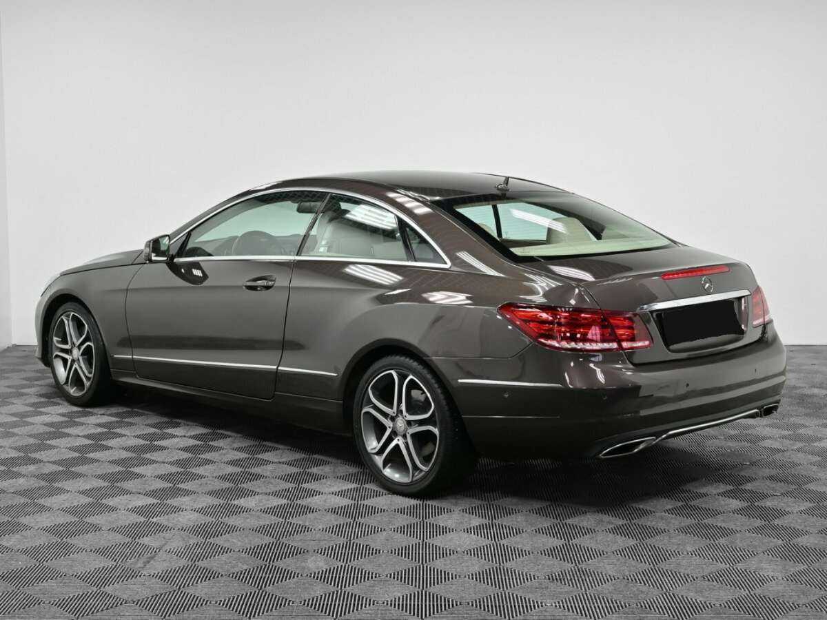 Б/У Мерседес-Бенц Е-Класс 2014 года. Фото: #3