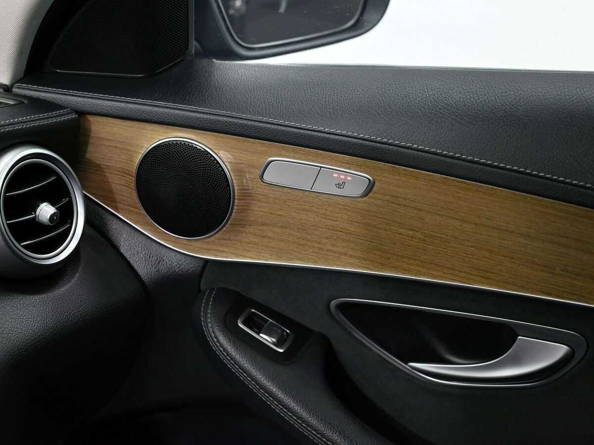 Б/У Мерседес-Бенц Ц-Класс 2016 года. Фото: #8