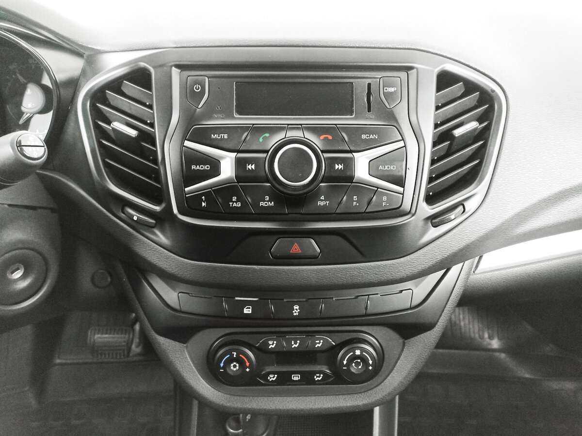 Б/У Лада (ВАЗ) Веста 2015 года. Фото: #11