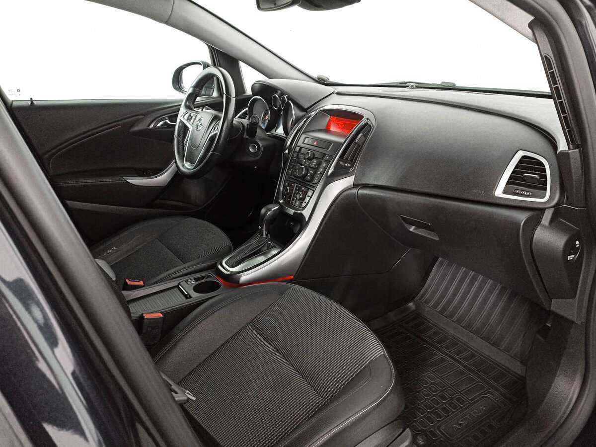 Б/У Опель Астра 2012 года. Фото: #8