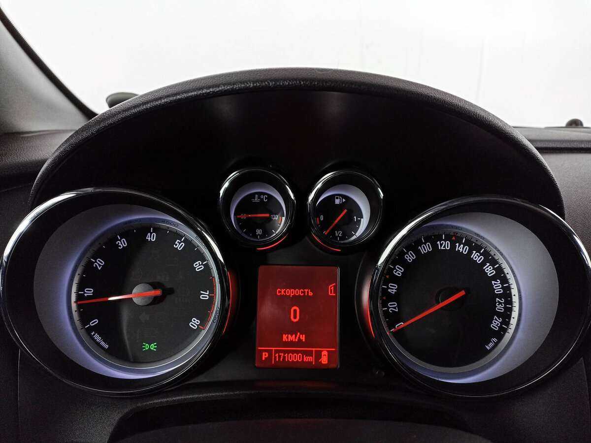 Б/У Опель Астра 2012 года. Фото: #10