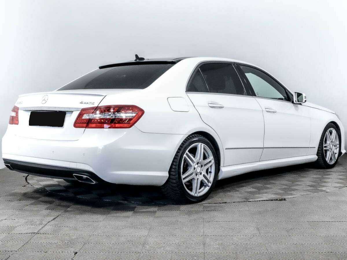 Б/У Мерседес-Бенц Е-Класс 2012 года. Фото: #3