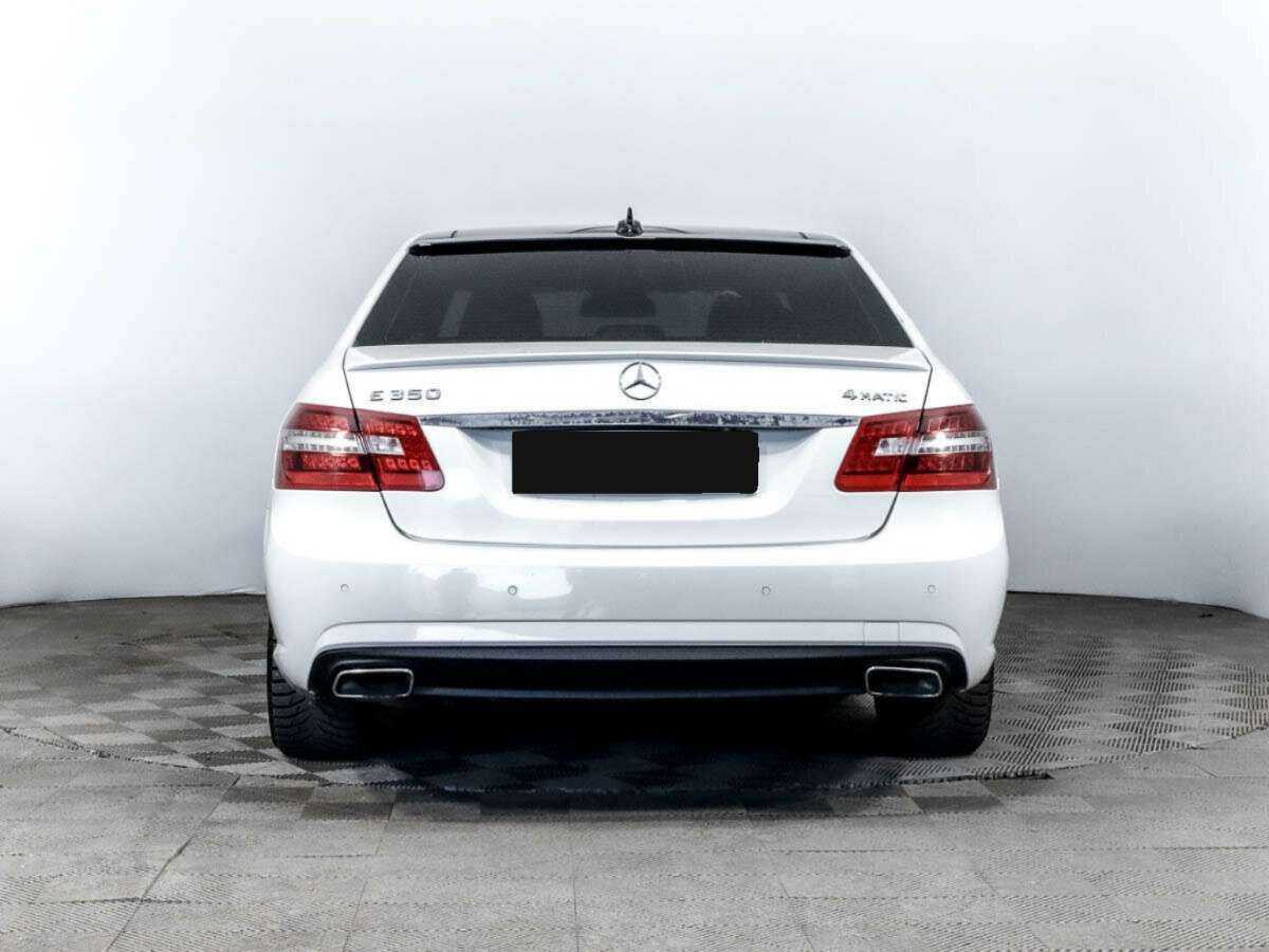 Б/У Мерседес-Бенц Е-Класс 2012 года. Фото: #4