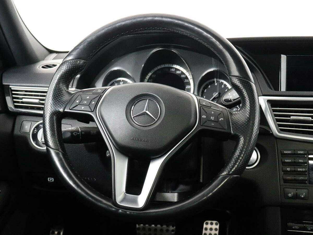 Б/У Мерседес-Бенц Е-Класс 2012 года. Фото: #12