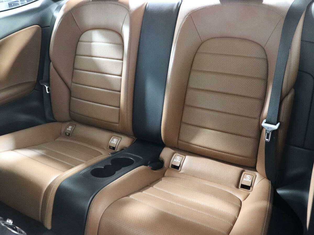 Б/У Мерседес-Бенц Ц-Класс 2016 года. Фото: #10