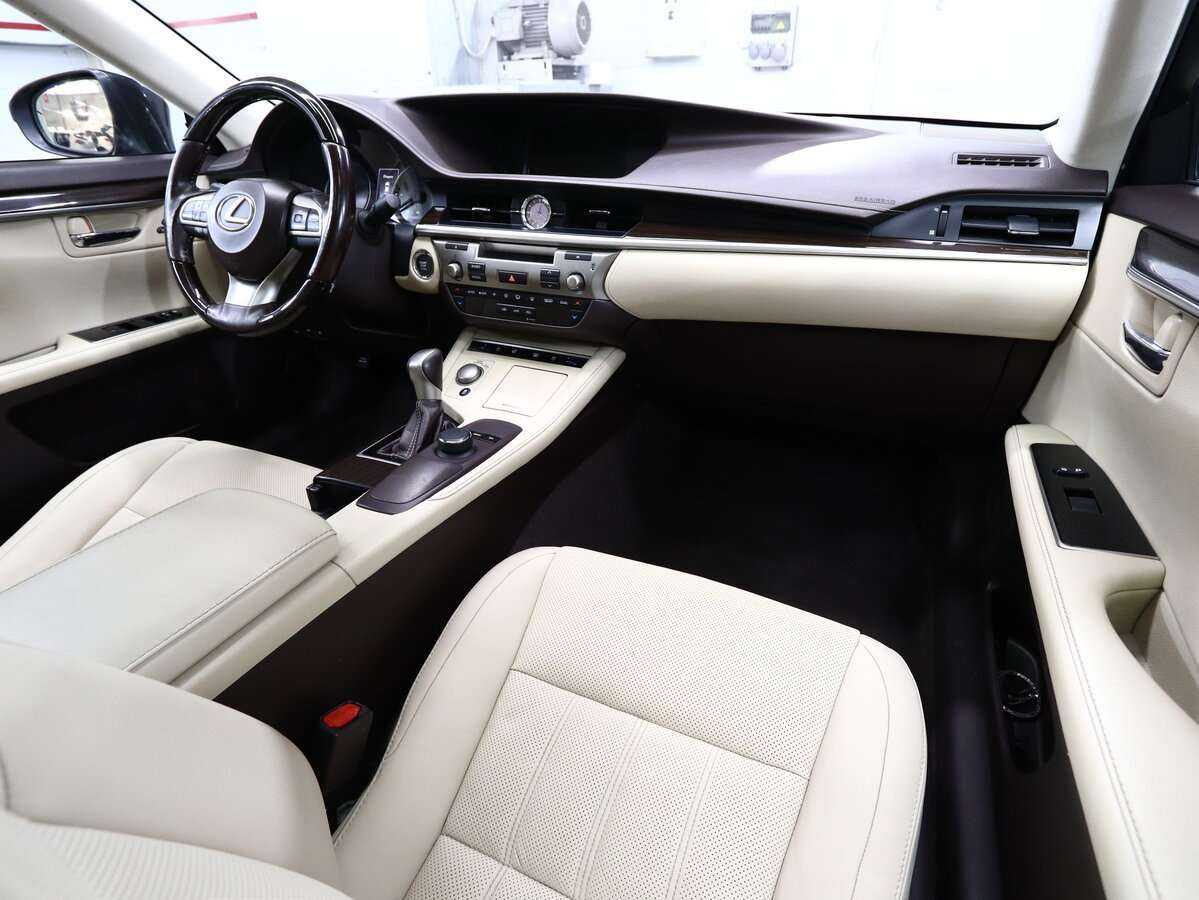 Б/У Лексус ЕС 2016 года. Фото: #13