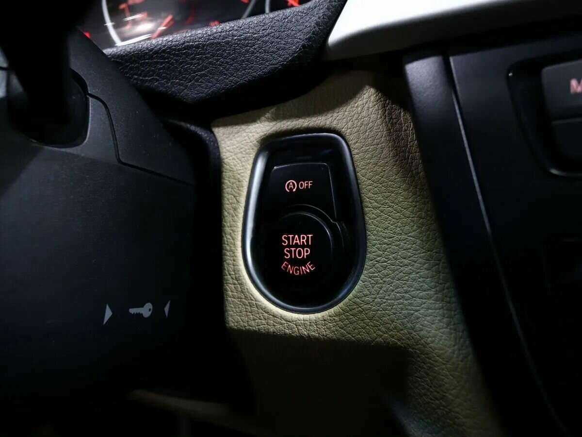 Б/У БМВ 3 серии 2014 года. Фото: #17