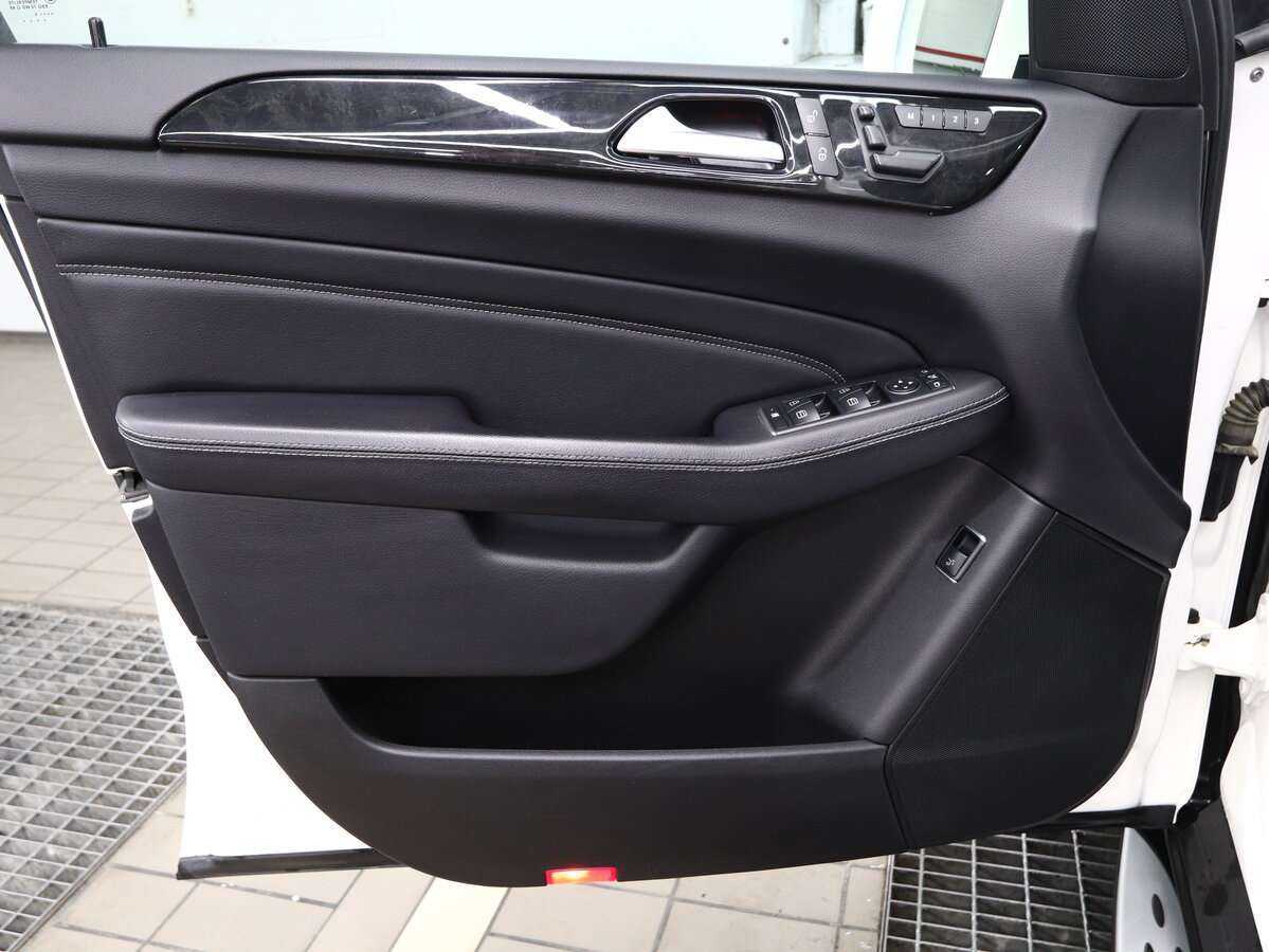 Б/У Мерседес-Бенц М-Класс 2015 года. Фото: #5