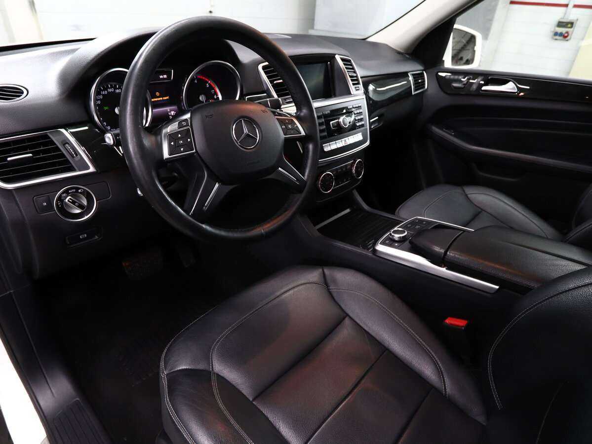 Б/У Мерседес-Бенц М-Класс 2015 года. Фото: #7