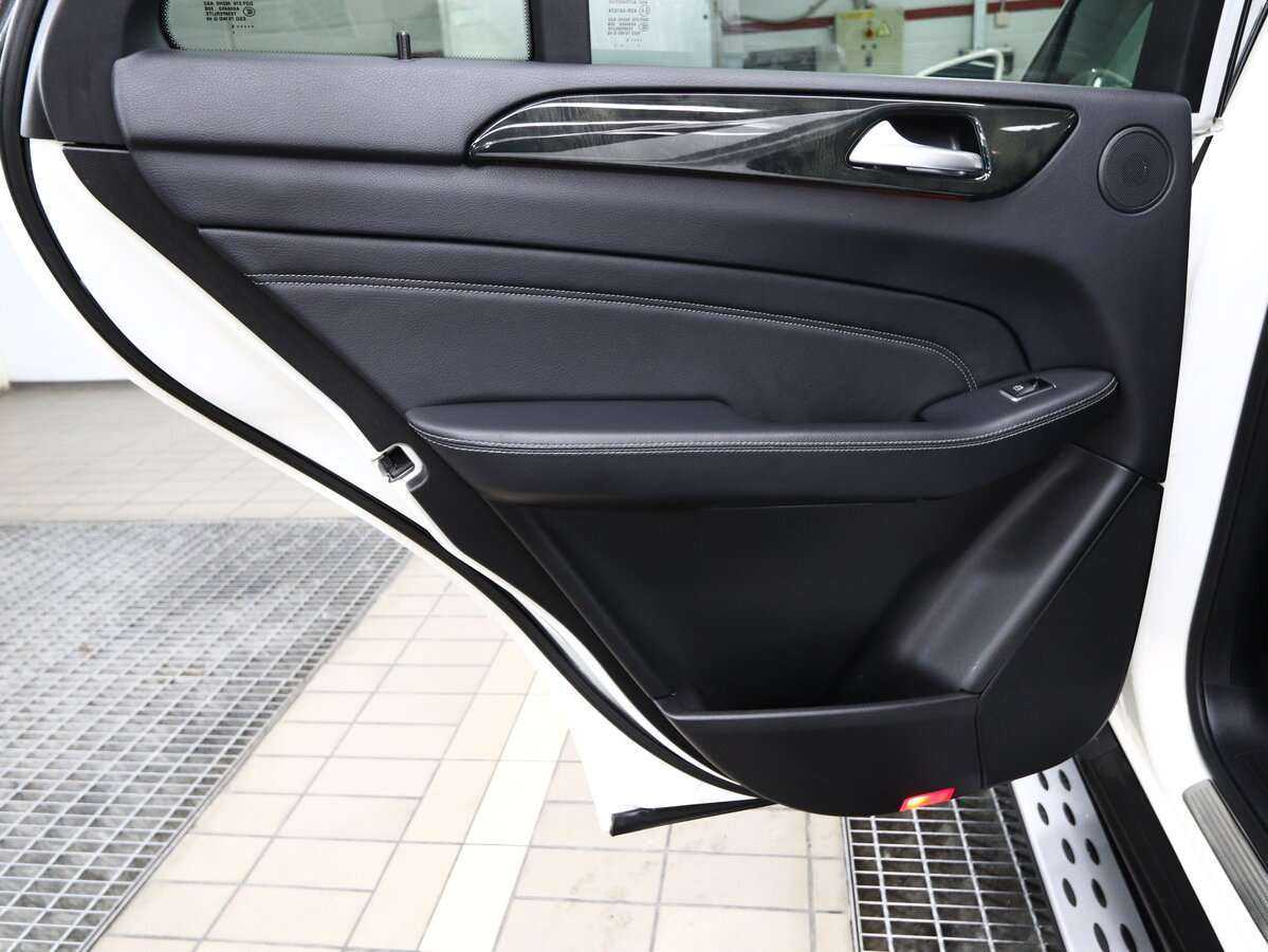 Б/У Мерседес-Бенц М-Класс 2015 года. Фото: #8