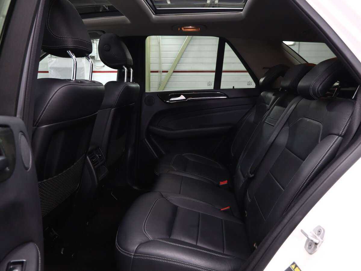 Б/У Мерседес-Бенц М-Класс 2015 года. Фото: #9