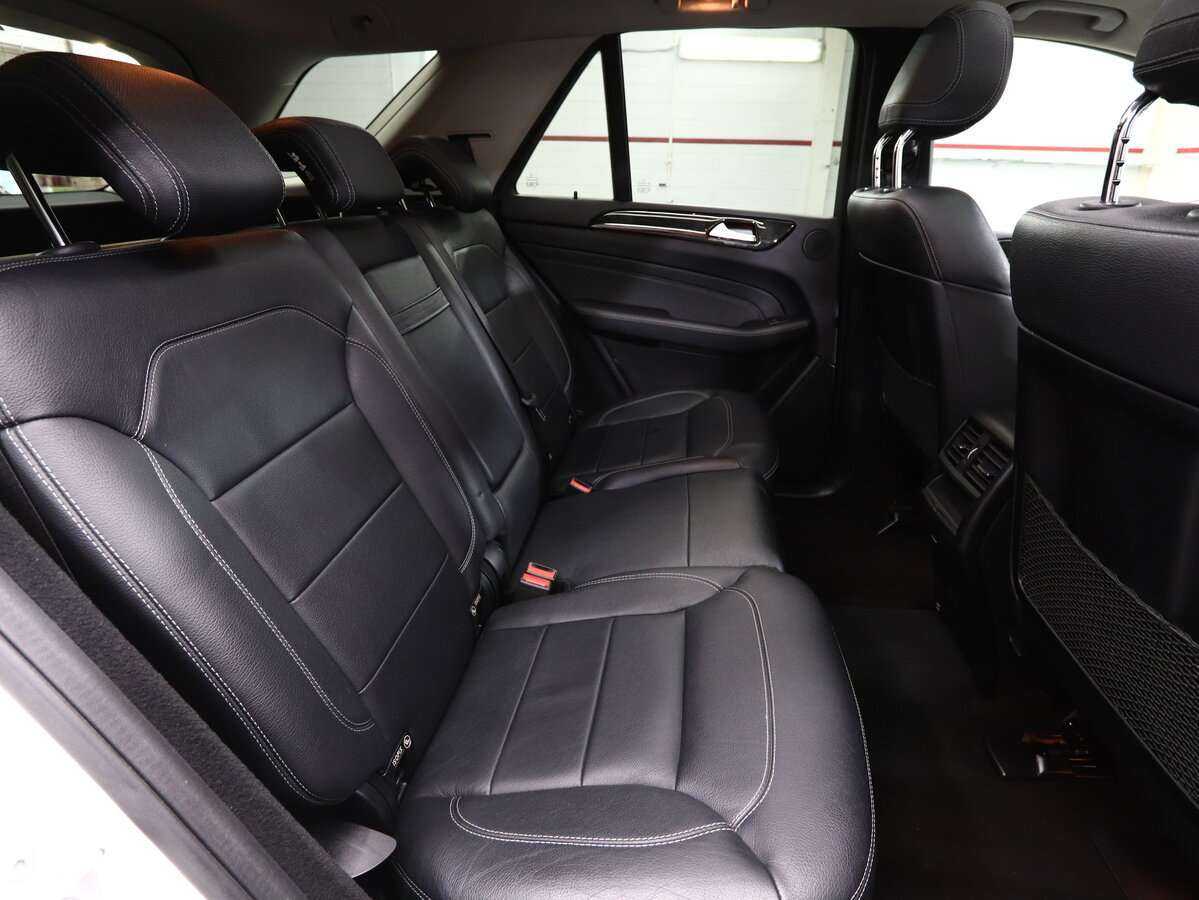 Б/У Мерседес-Бенц М-Класс 2015 года. Фото: #12