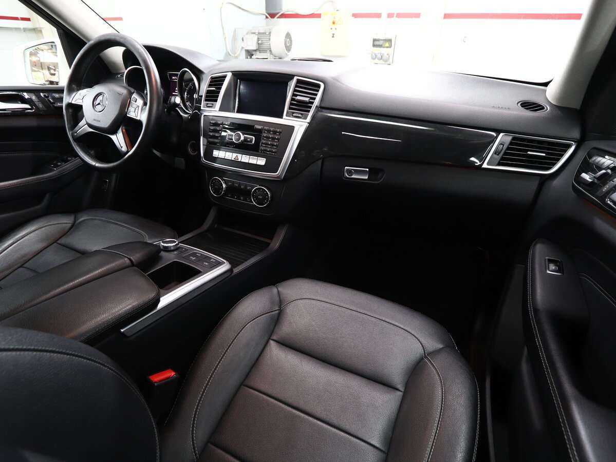 Б/У Мерседес-Бенц М-Класс 2015 года. Фото: #13