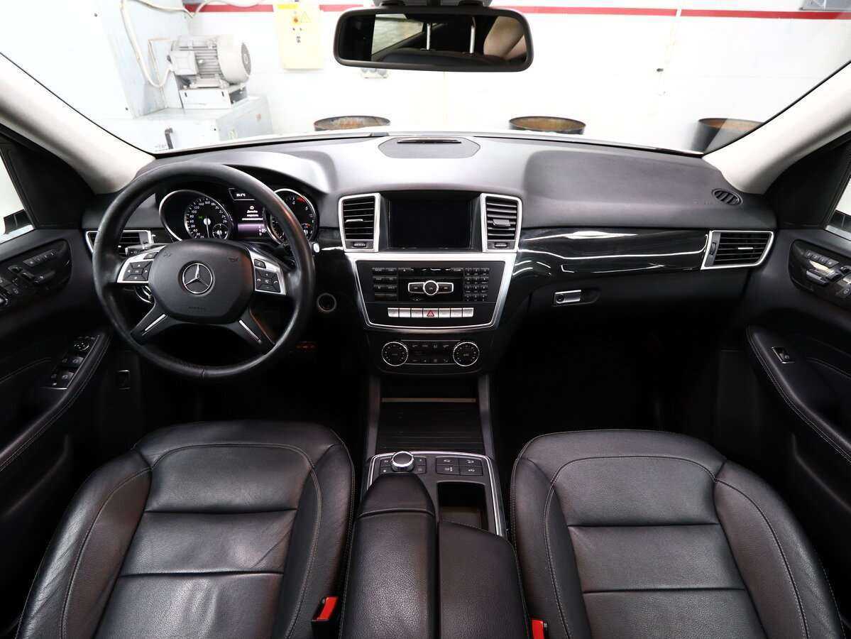 Б/У Мерседес-Бенц М-Класс 2015 года. Фото: #15