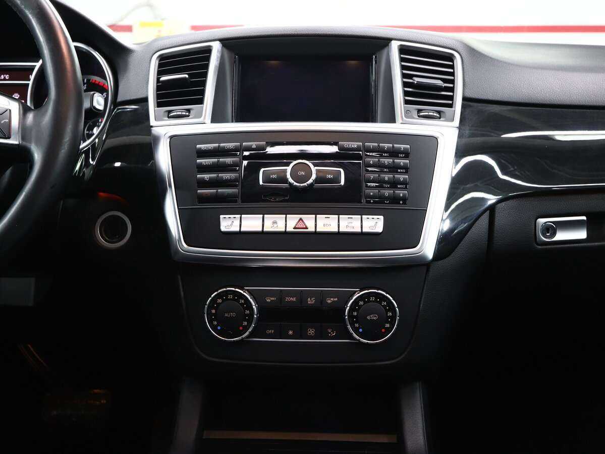 Б/У Мерседес-Бенц М-Класс 2015 года. Фото: #17