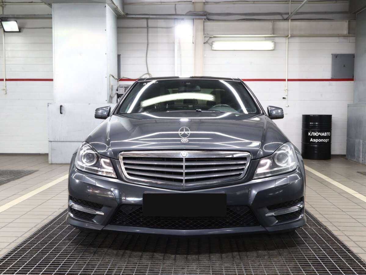 Б/У Мерседес-Бенц Ц-Класс 2012 года. Фото: #2
