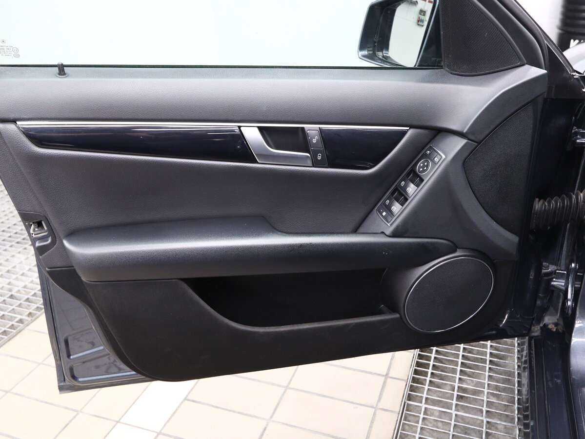 Б/У Мерседес-Бенц Ц-Класс 2012 года. Фото: #5