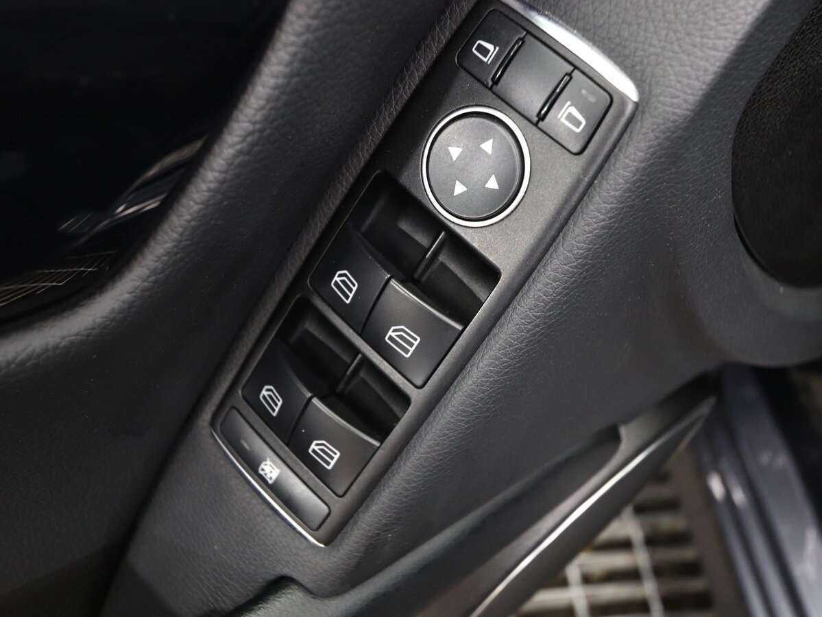 Б/У Мерседес-Бенц Ц-Класс 2012 года. Фото: #6